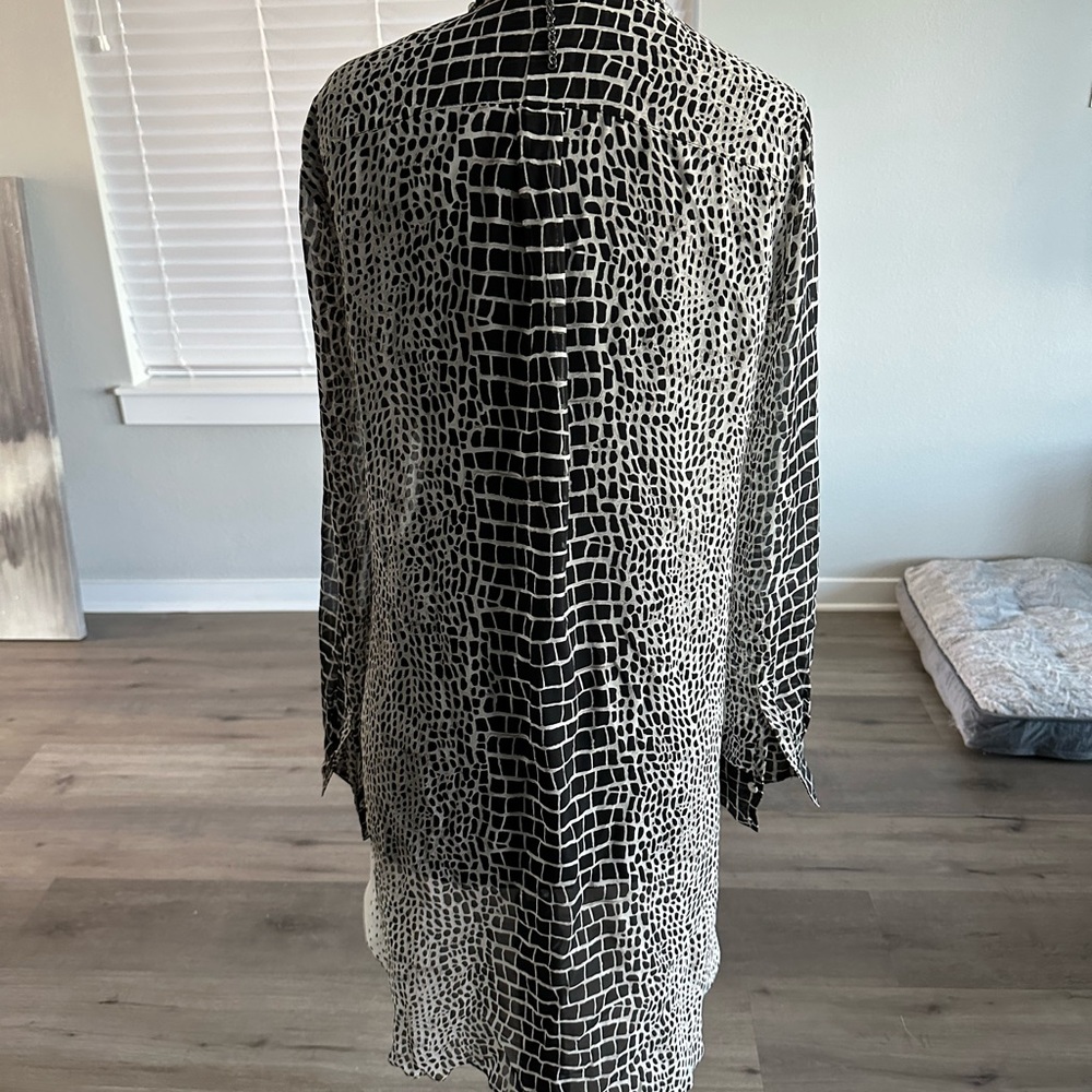 BCBG hi low silk top - Picture 4 of 7